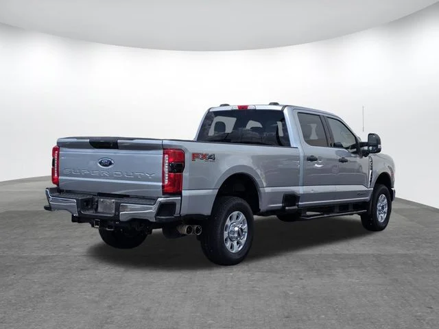 Used 2024 Silver Metallic Ford XLT image 4