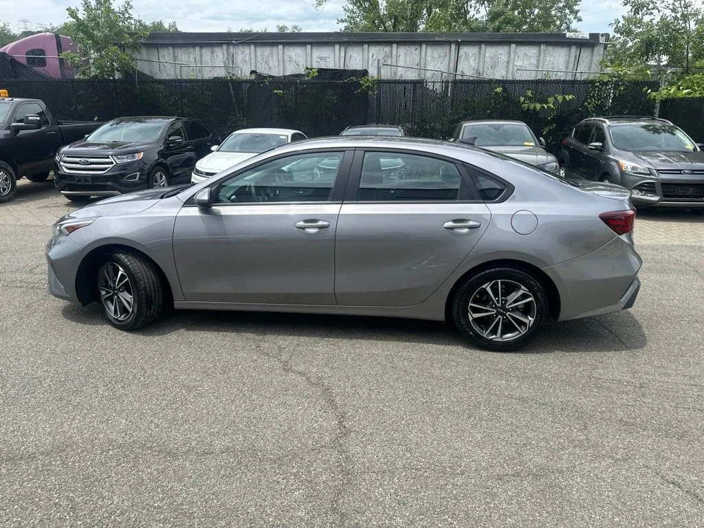 Used 2024 Gray Kia LXS image 3