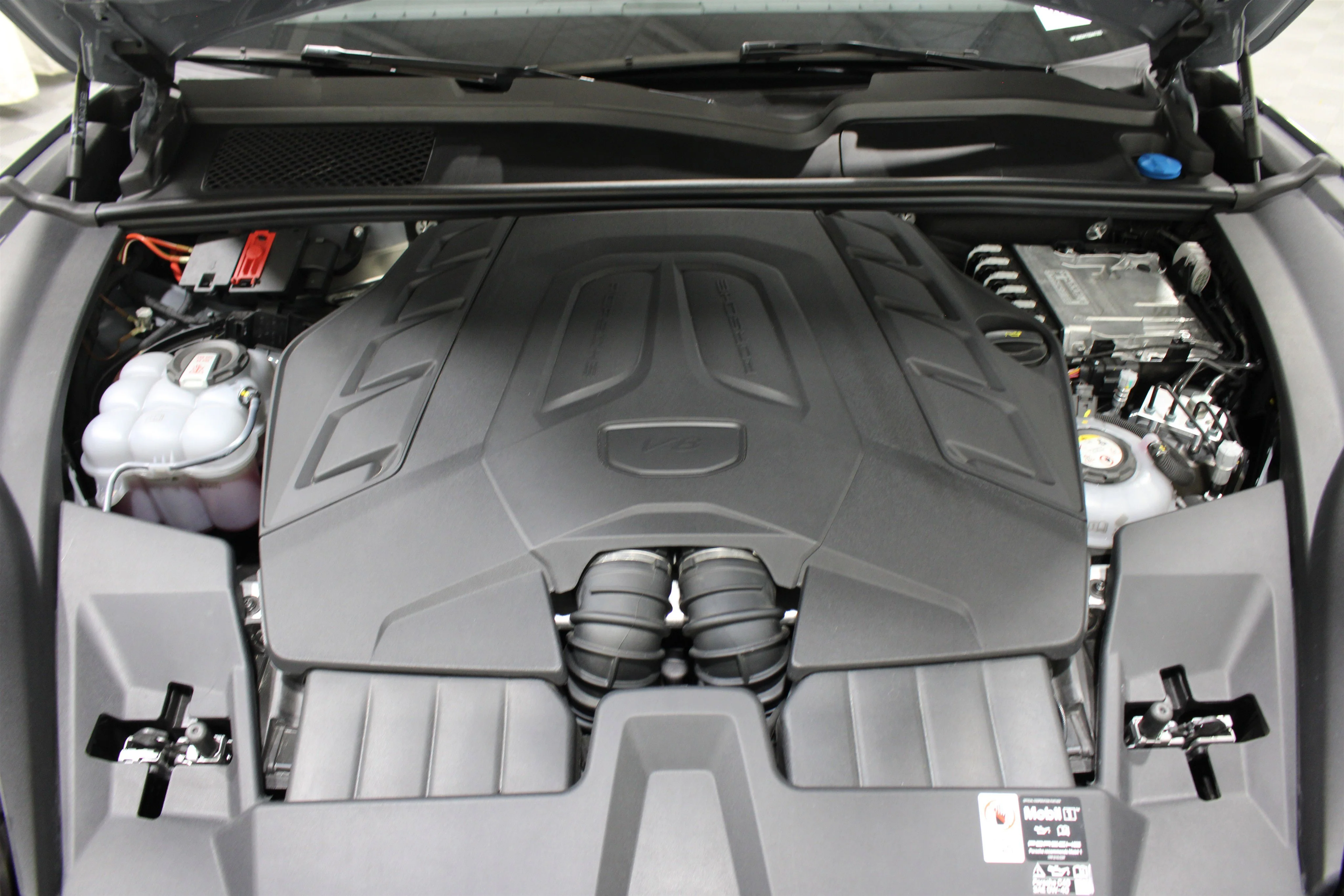 2025 Porsche Cayenne Coup Turbo E-Hybrid - Photo 41