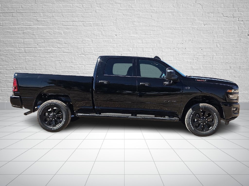 New 2027 Diamond Black Crystal Pearl-Coat Exterior Paint RAM Big Horn image 5