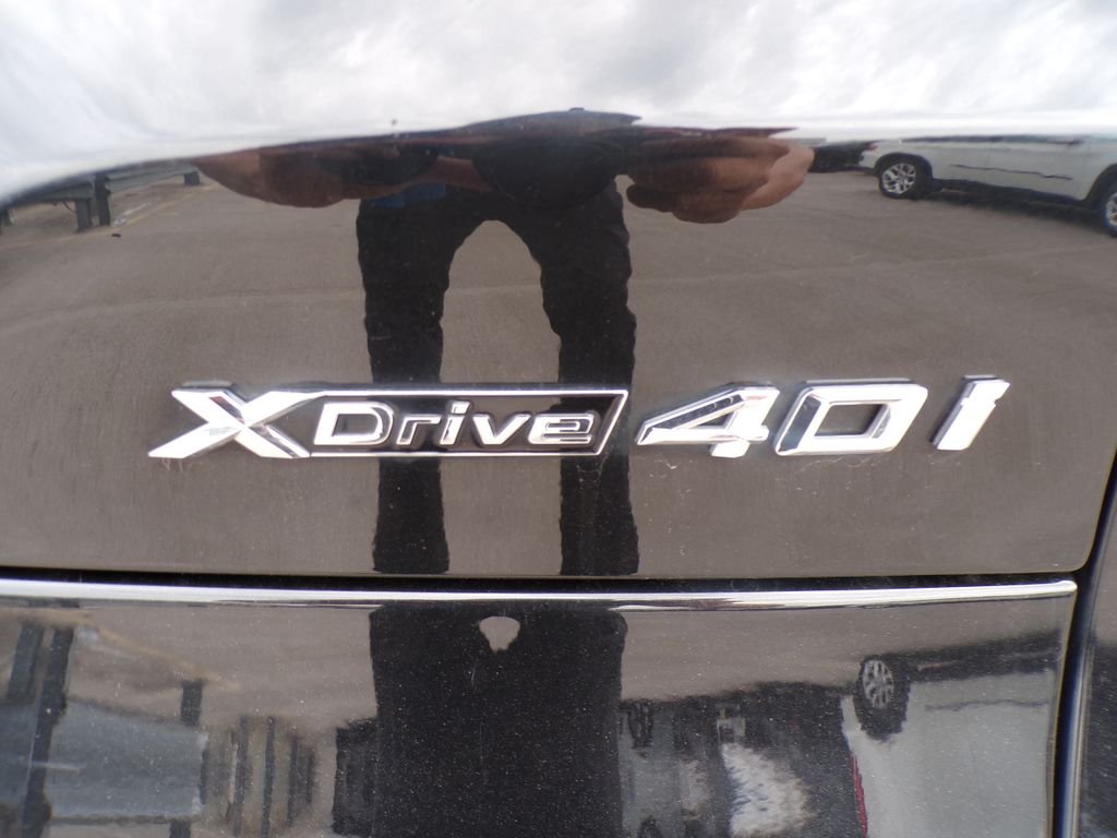 Certified Used 2024 Black Sapphire Metallic BMW xDrive40i image 26