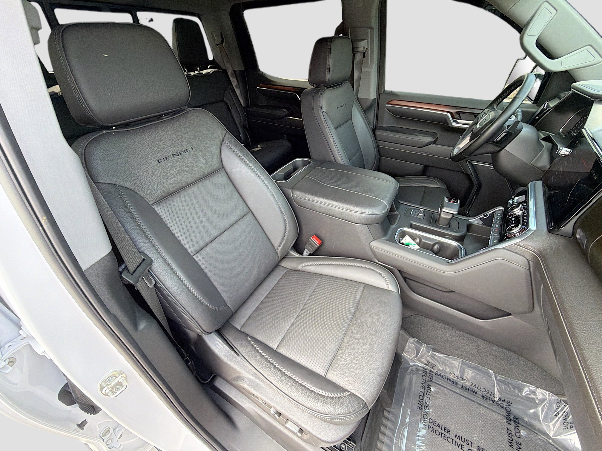 Used 2025 White Frost Tricoat GMC Denali image 14