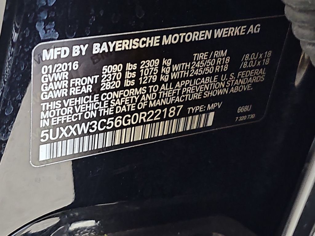 Used 2016 Black BMW xDrive28i image 38