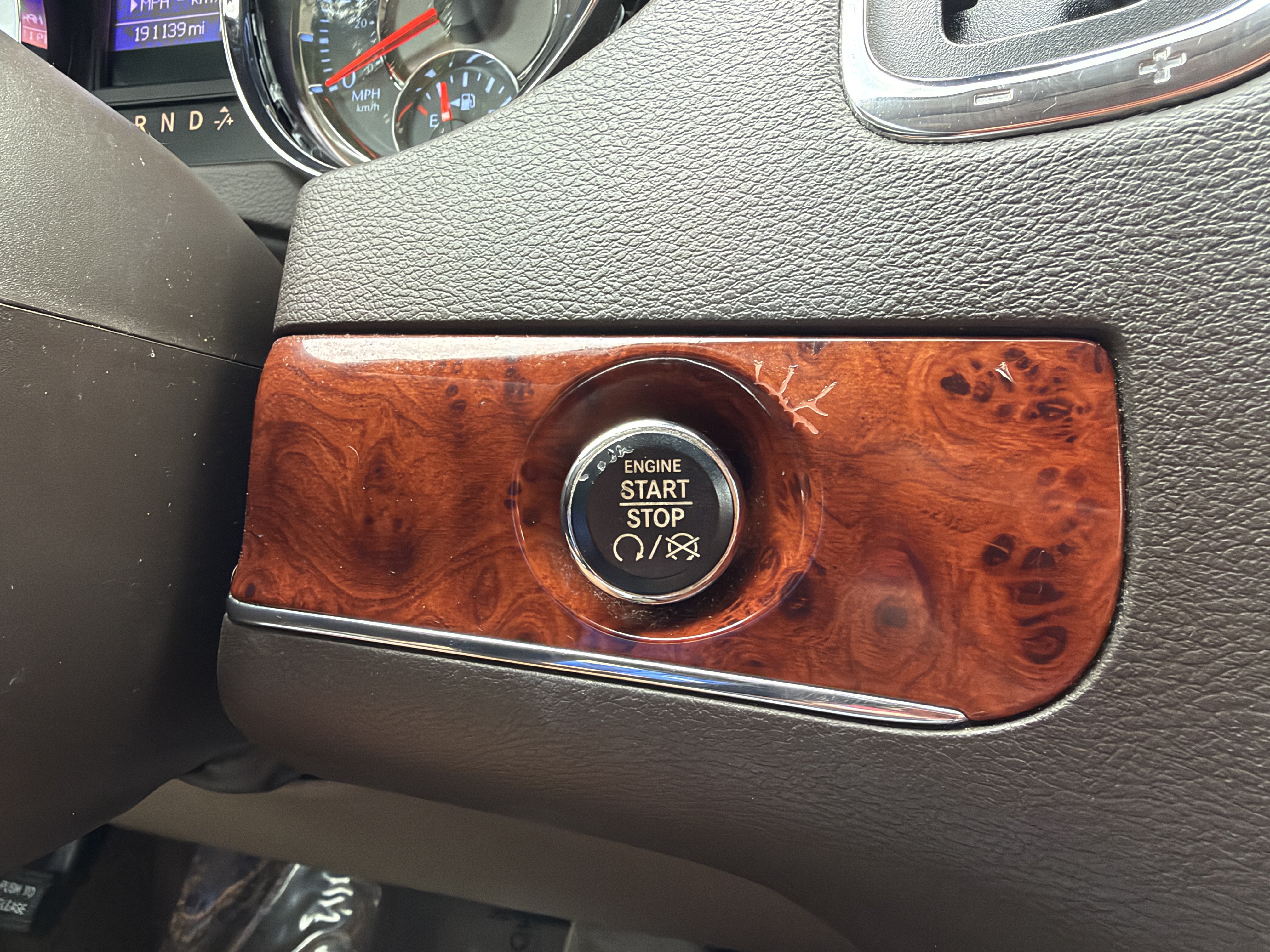 Used 2015 True Blue Pearlcoat Chrysler Touring image 20
