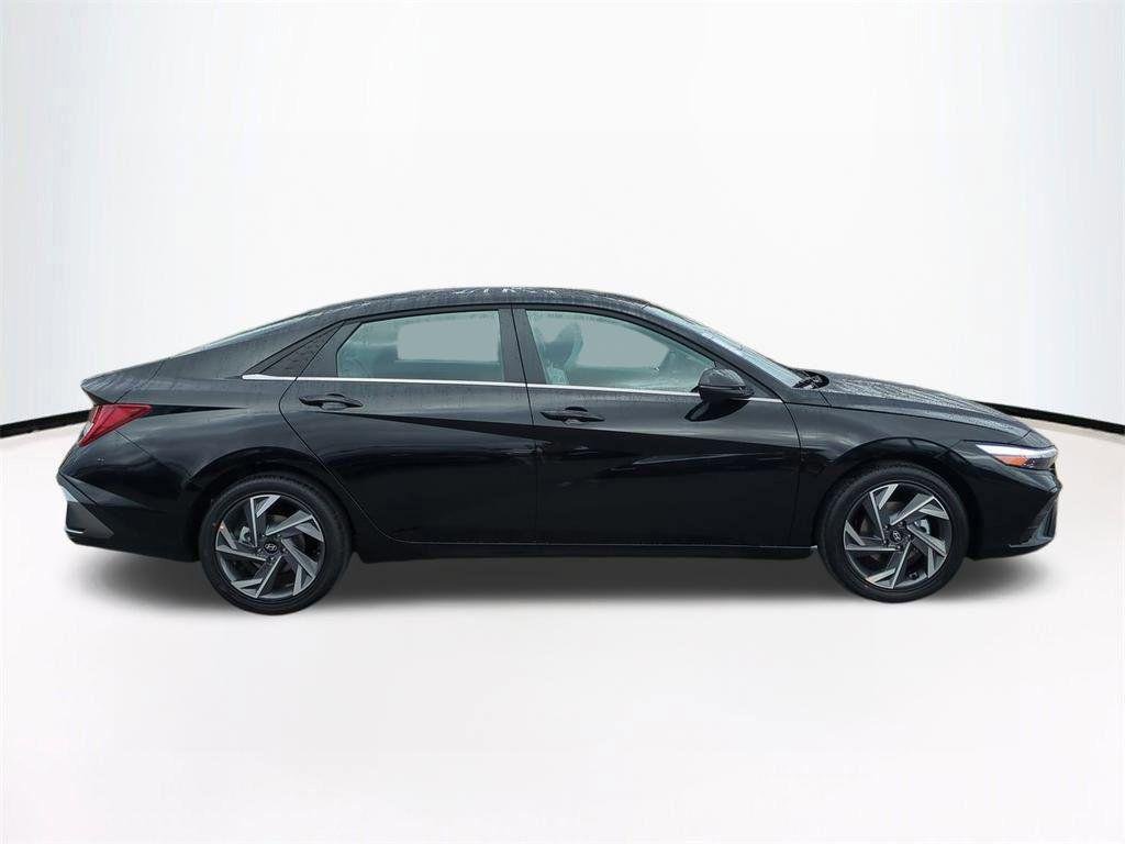 New 2026 Black Hyundai Limited image 4