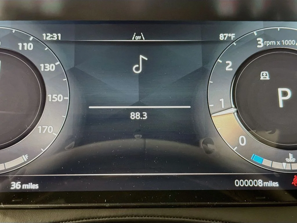 New 2026 Fuji White Land Rover Dynamic SE image 12