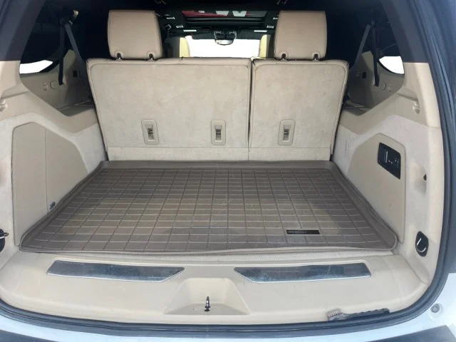 Used 2021 CRYSTAL WHITE TRICOAT Cadillac Premium Luxury image 14