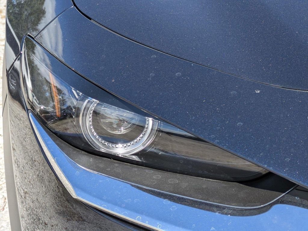 2025 Mazda CX-30 Premium - Photo 11