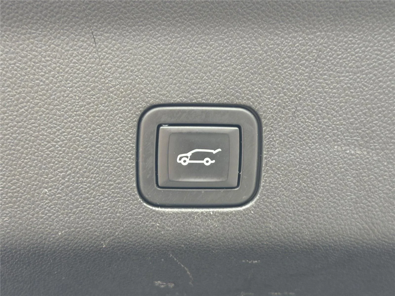 Used 2021 Satin Steel Metallic GMC SLT image 31