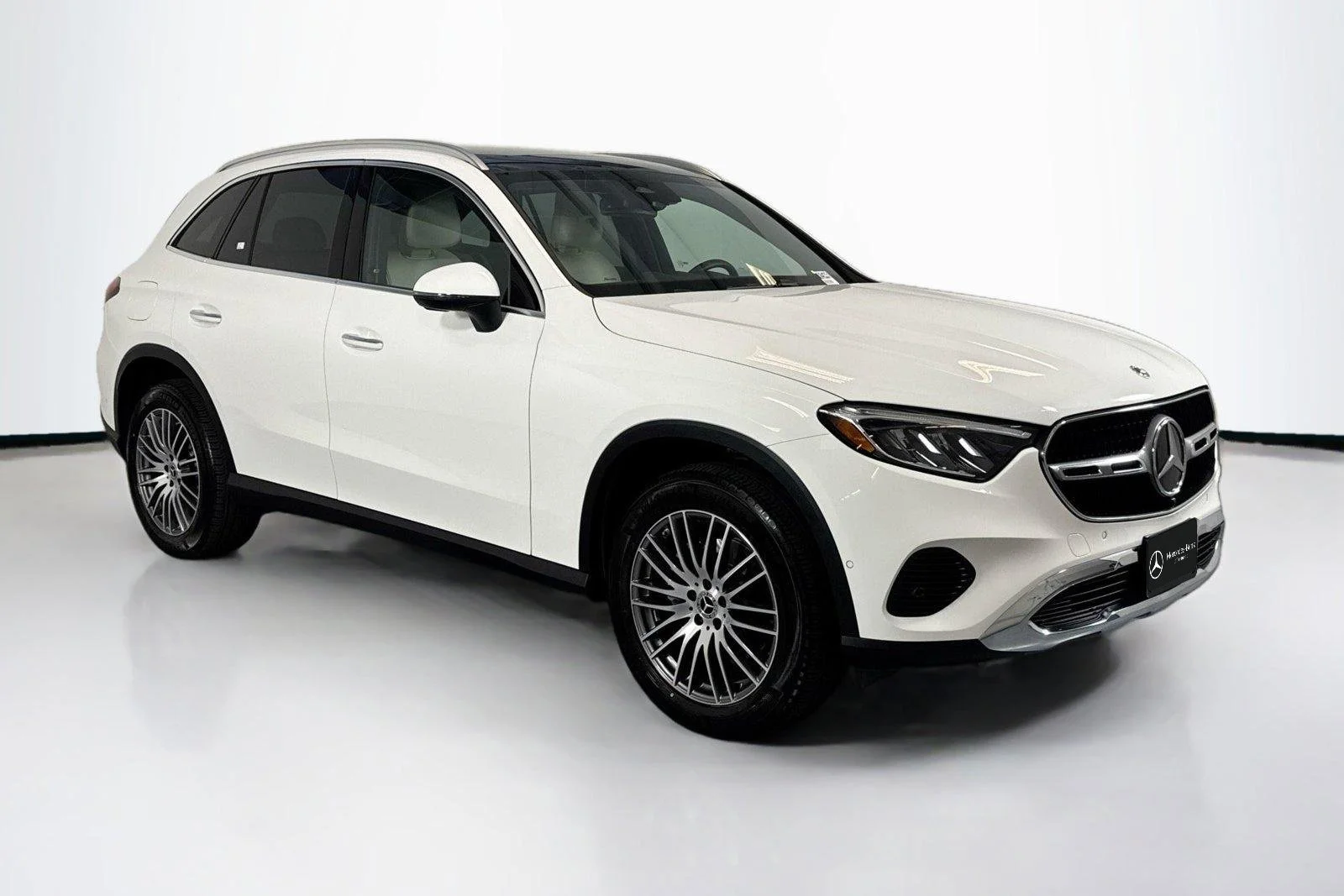 Used 2026 Polar White Mercedes-Benz GLC 300 image 3