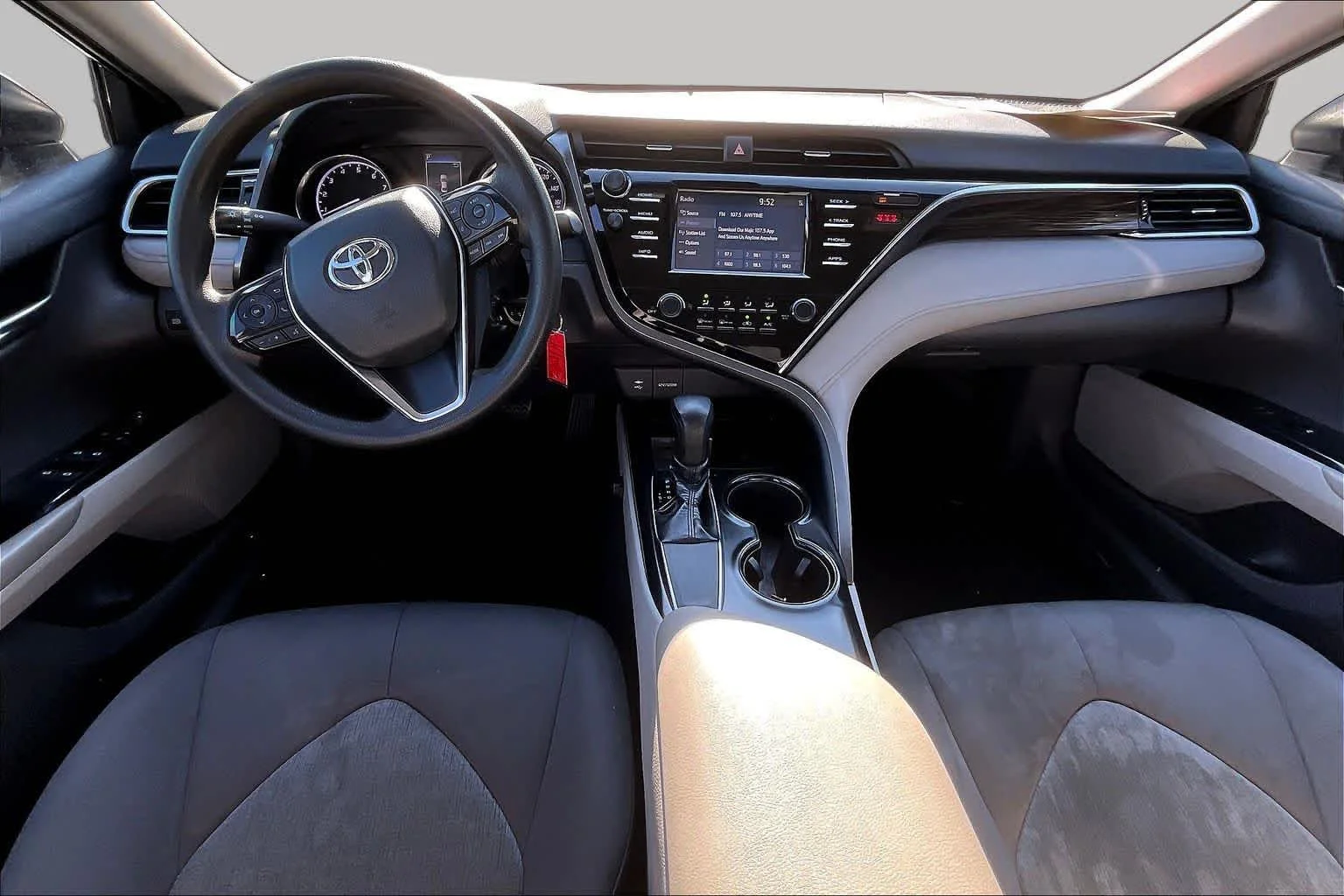 Used 2018 Predawn Gray Mica Toyota LE image 15