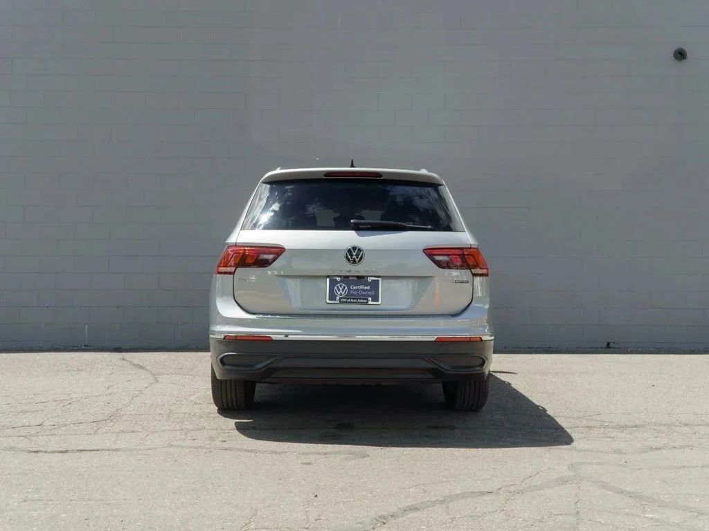 Used 2023 Silver Metallic Volkswagen 2.0T SE image 6