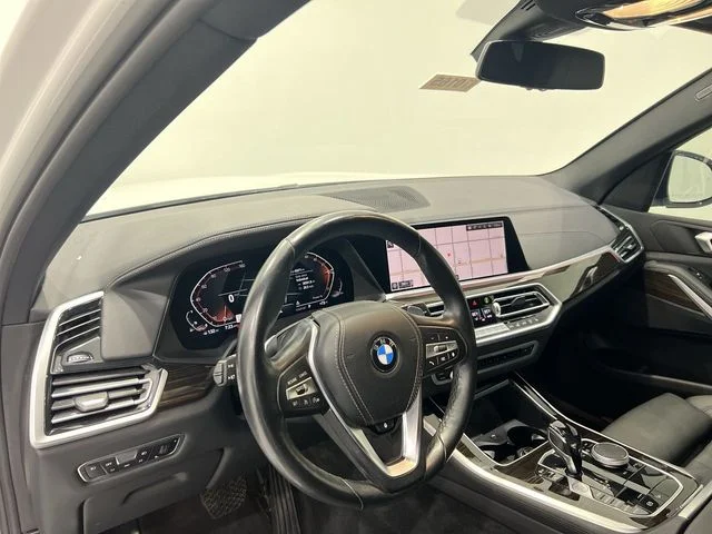 Certified Used 2021 White BMW xDrive40i image 9