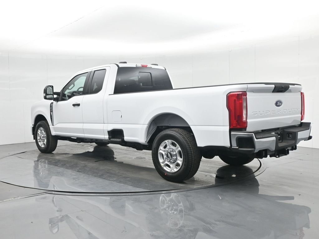 New 2026 Oxford White Ford XLT image 6