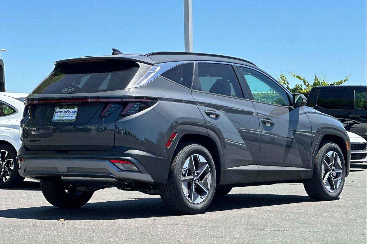 New 2026 Ecotronic Gray Hyundai SEL Premium FWD image 4