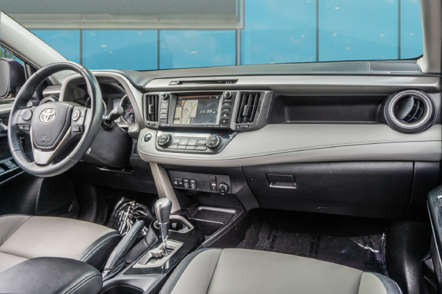 Used 2018 Blue Toyota Limited image 29