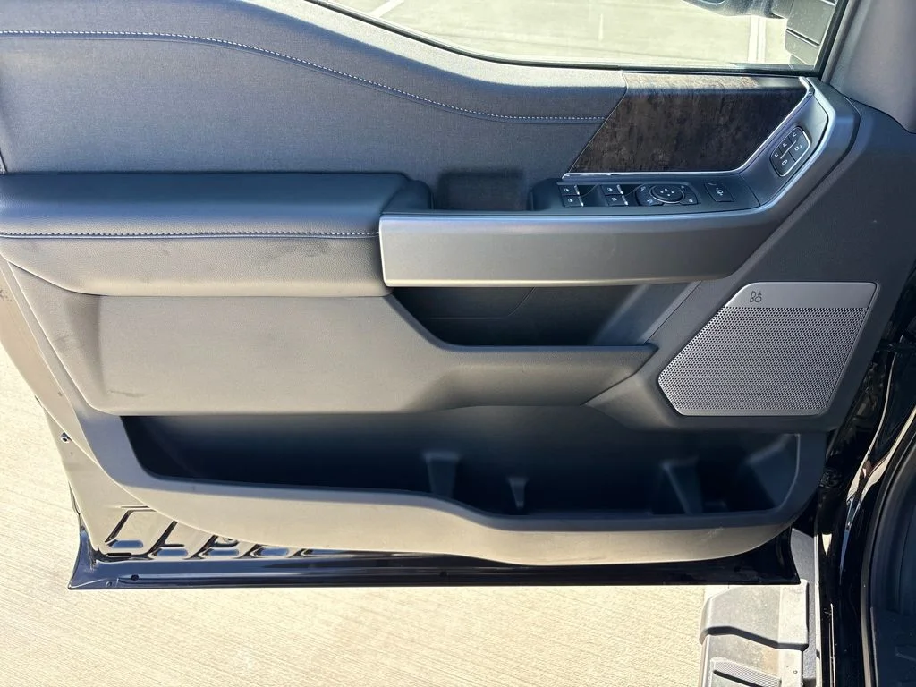 2025 Ford F-250 Super Duty Lariat - Photo 16