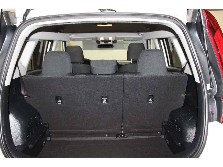 Used 2020 Snow White Pearl Kia LX image 20
