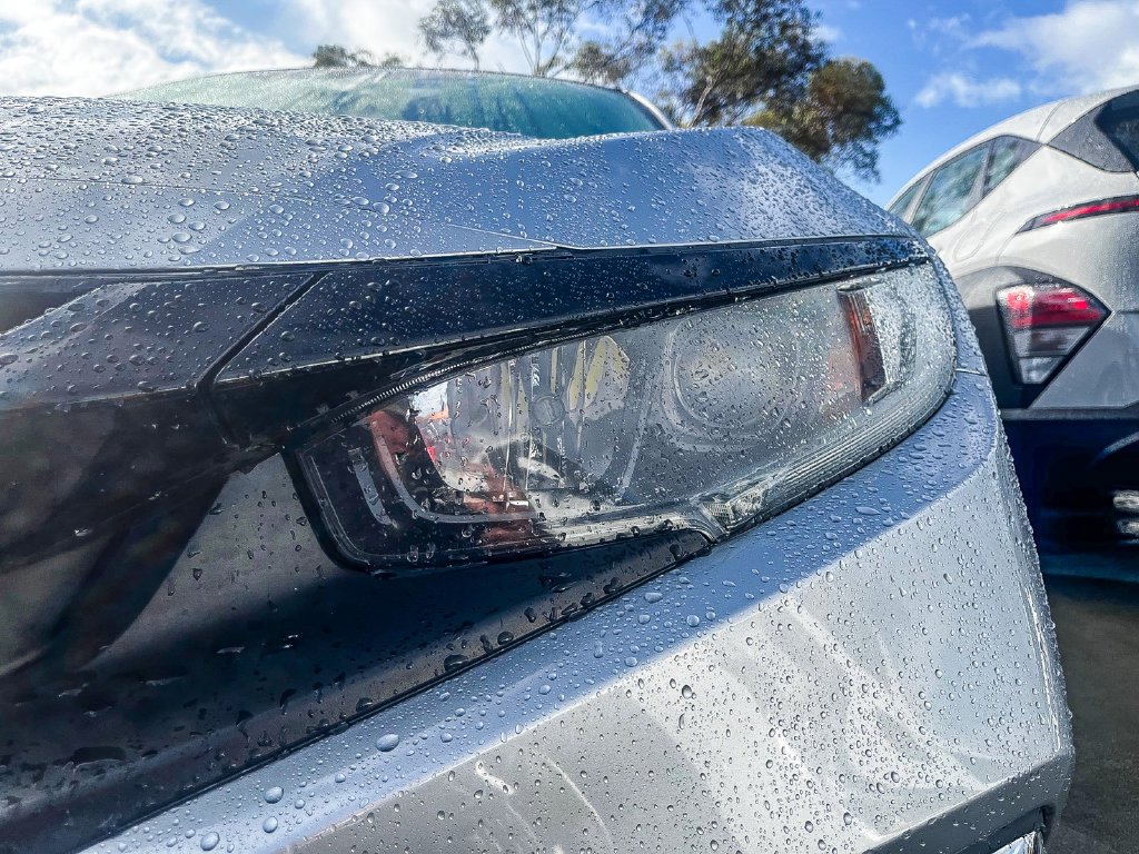 Used 2021 Silver Honda LX image 4