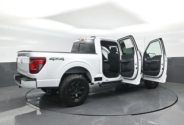 New 2026 Oxford White Ford XLT image 29