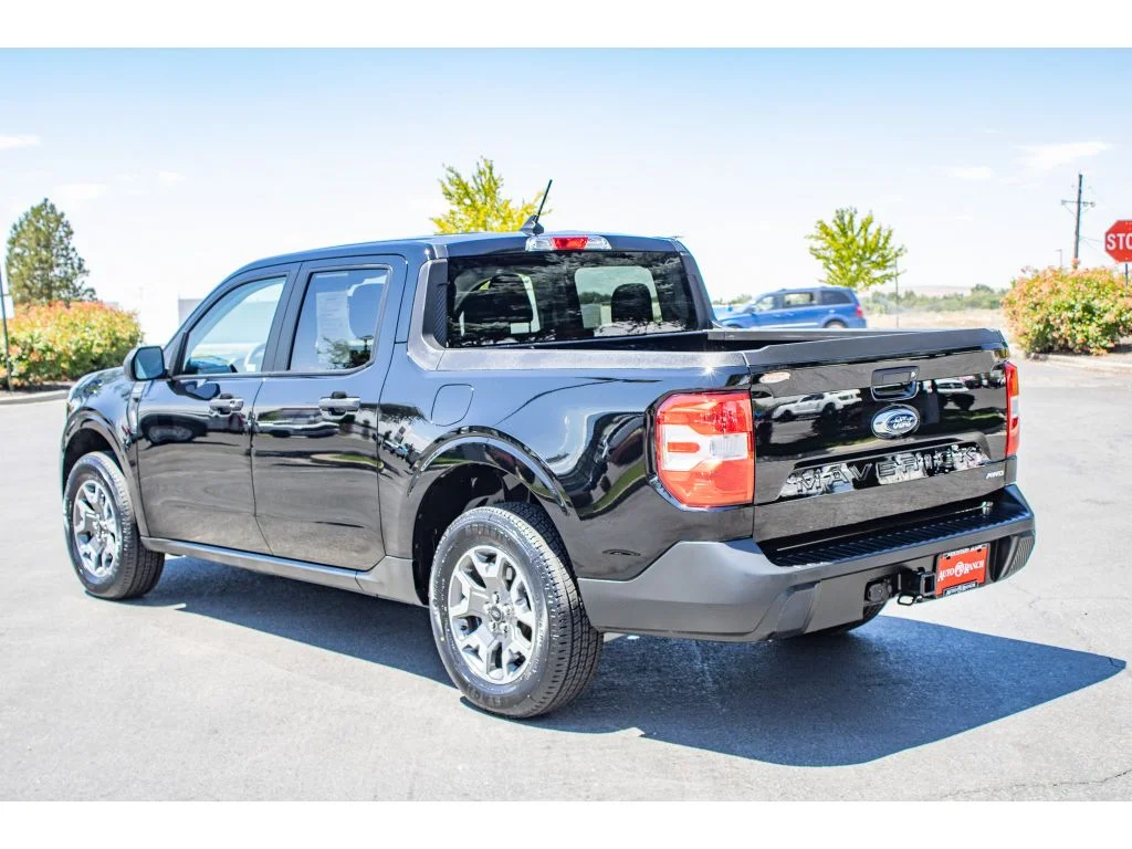 Used 2024 Shadow Black Ford XLT image 6
