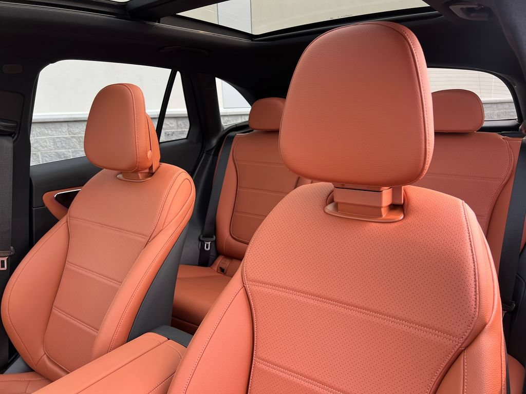 New 2026 Polar White Mercedes-Benz GLC 300 image 51