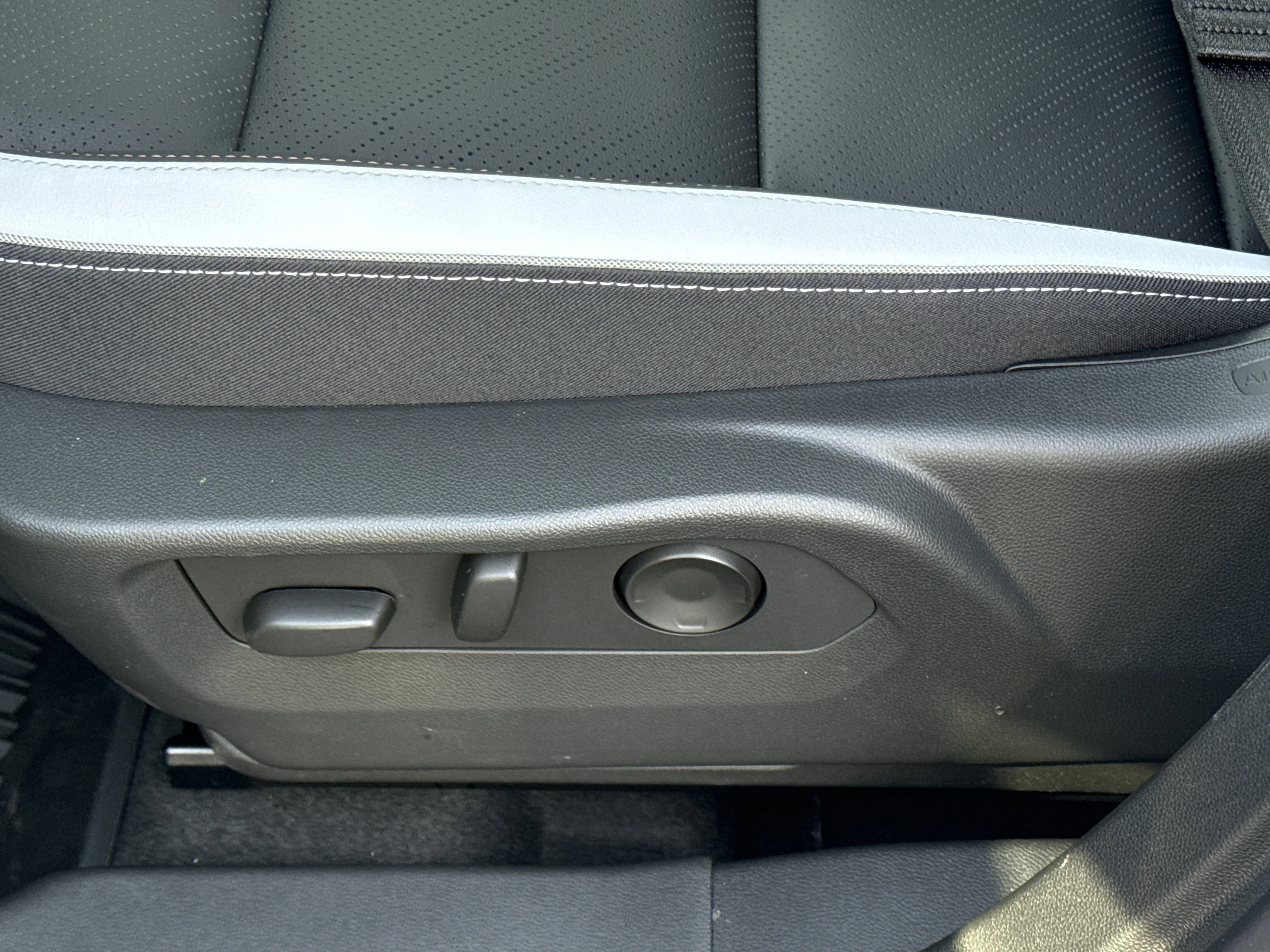 New 2026 Iridescent White Tricoat Buick Sport Touring AWD image 17
