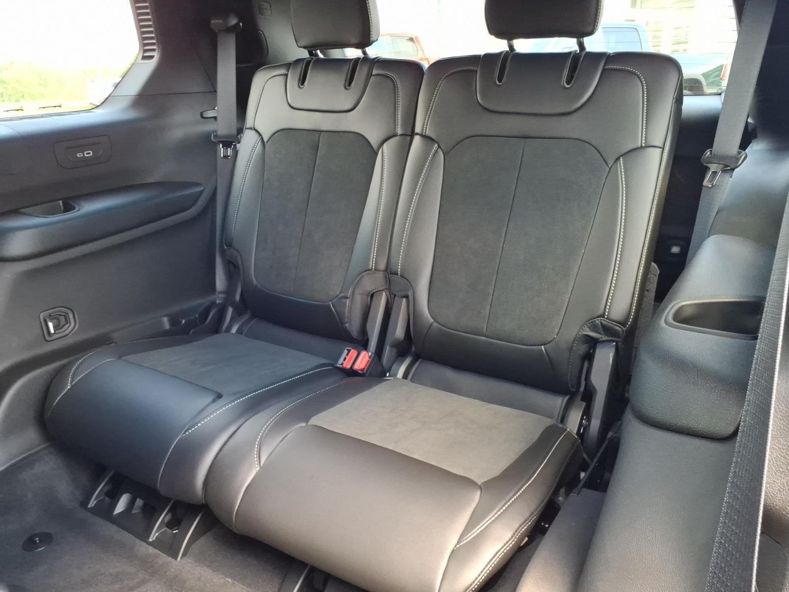 New 2026 Silver Zynith Exterior Paint Jeep Laredo Altitude image 20