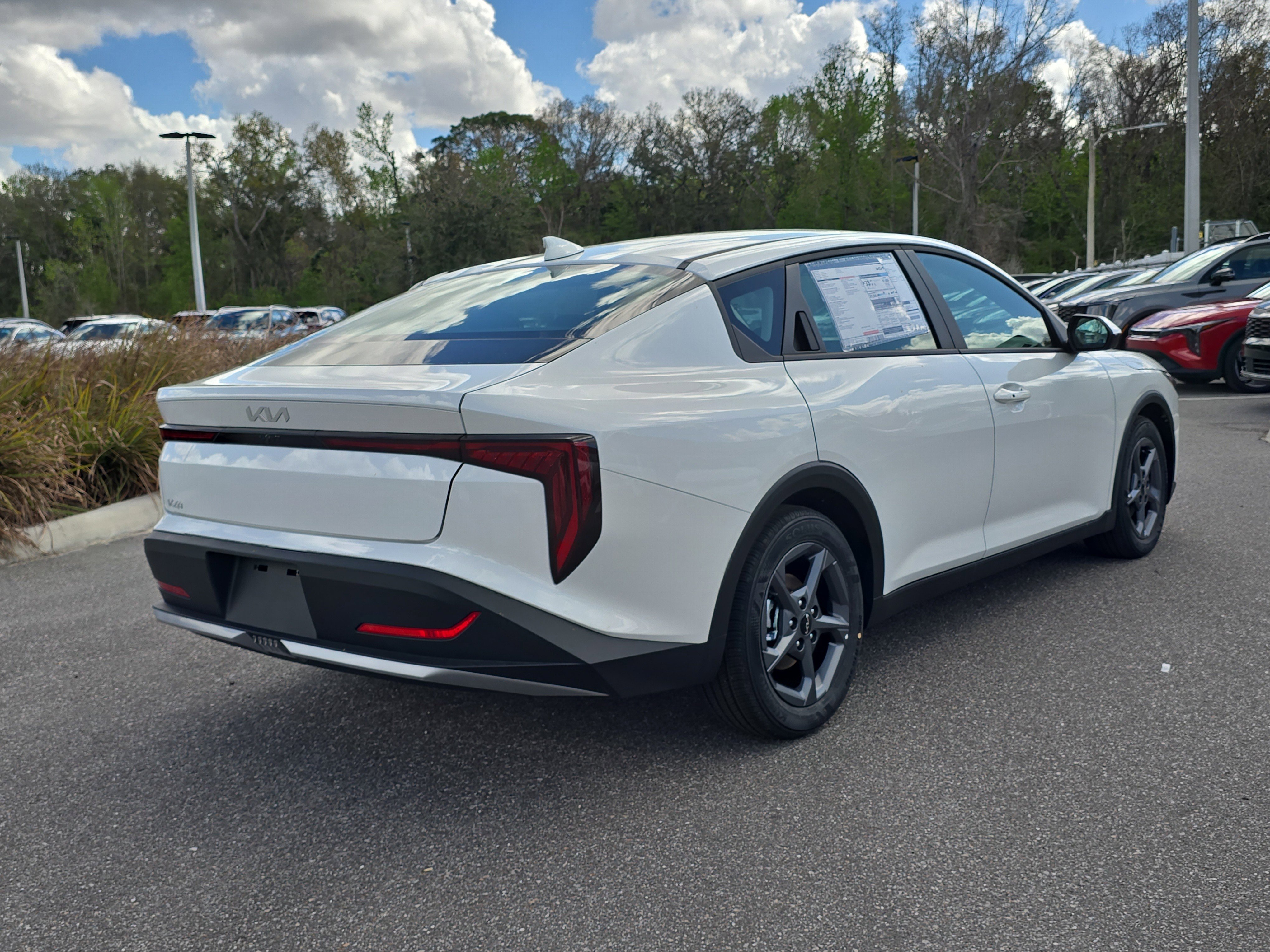 New 2026 Snow White Pearl Kia LXS image 8