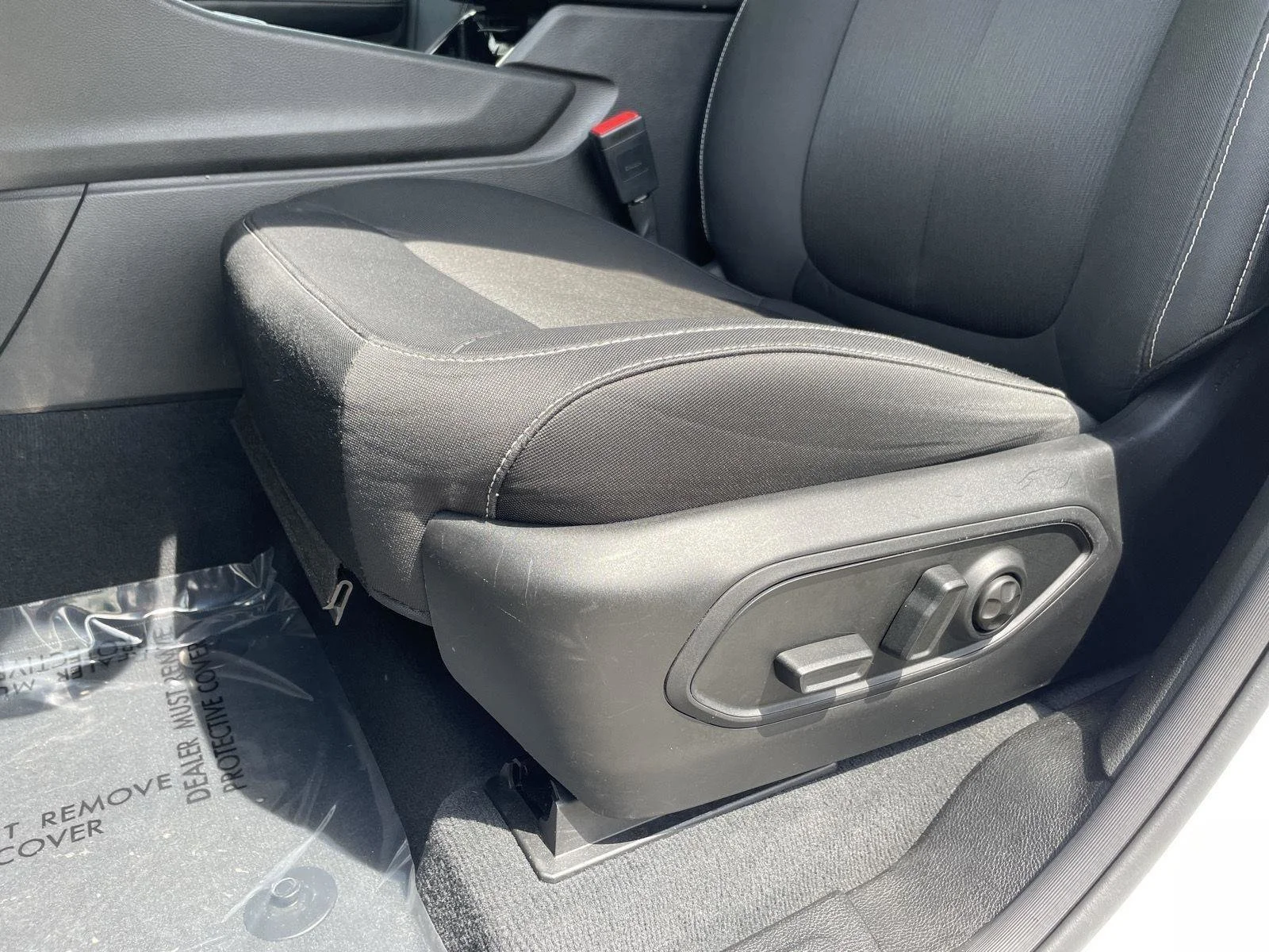 Used 2023 Bright White Clearcoat Jeep Laredo image 9