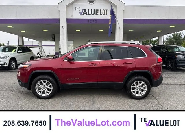 Used 2016 Red Jeep Latitude image 1
