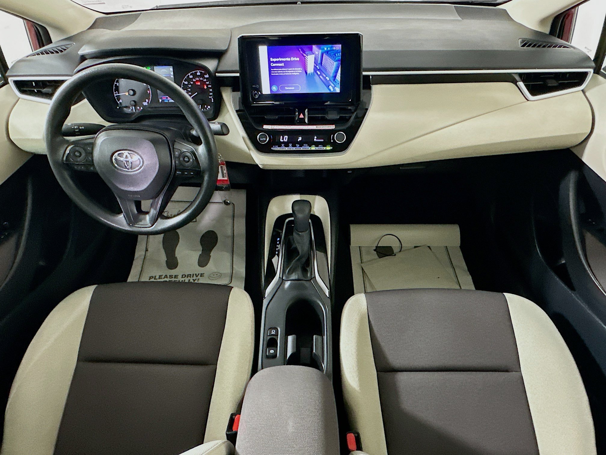 Used 2025 Pearl Toyota LE image 26