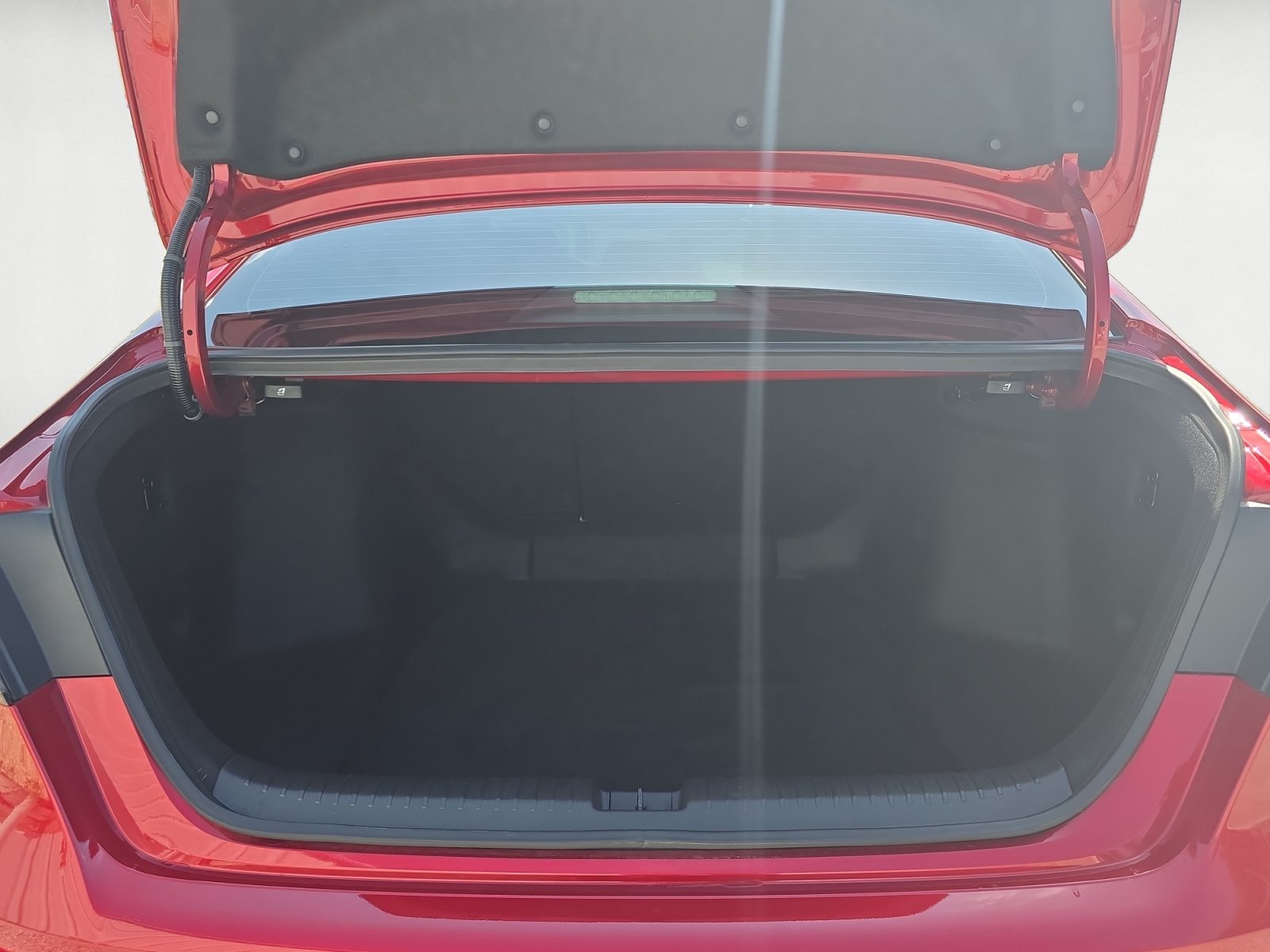 Used 2025 Radiant Red Honda SE image 19