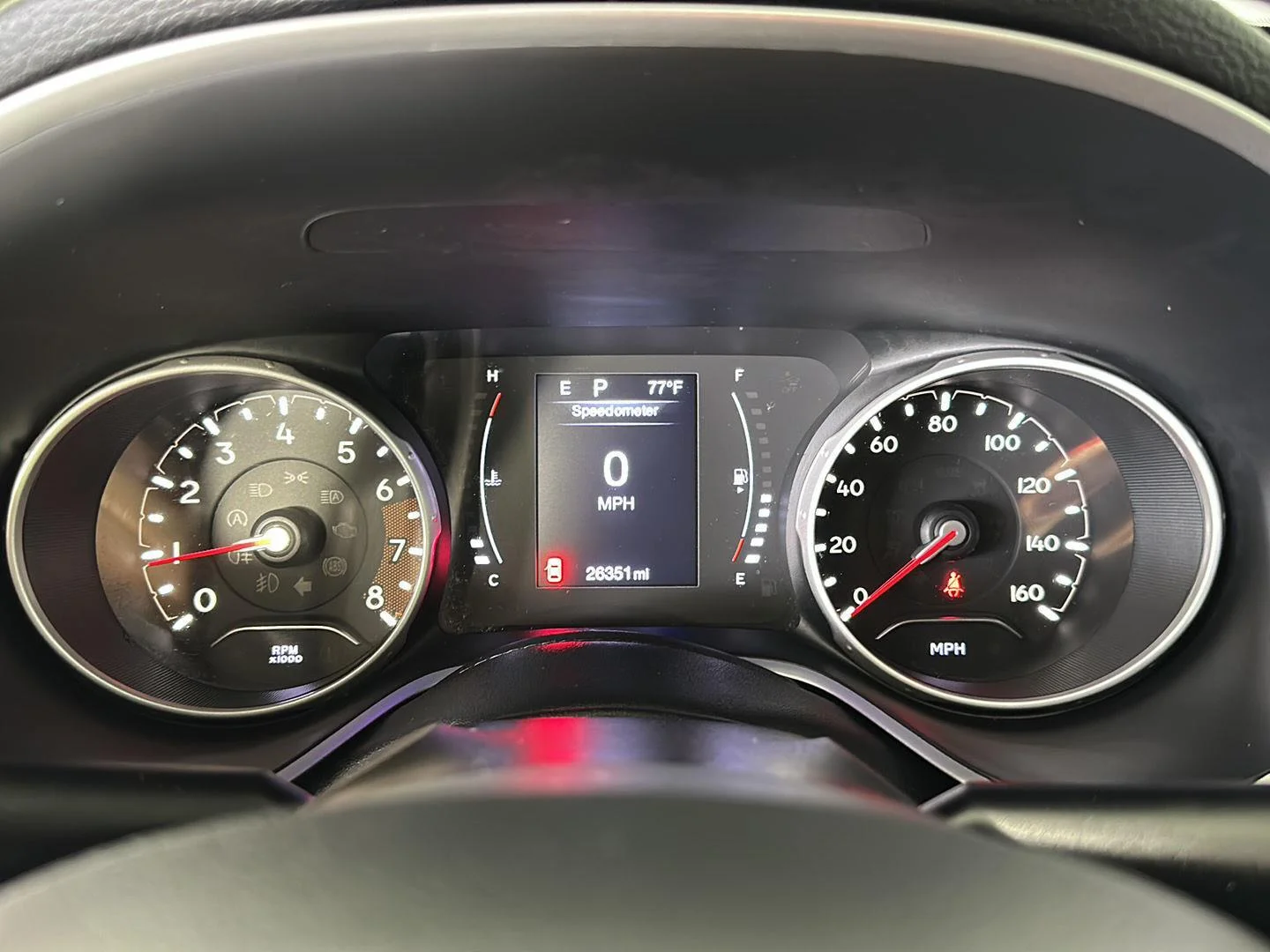 Used 2020 Diamond Black Crystal Pearlcoat Jeep Latitude image 13
