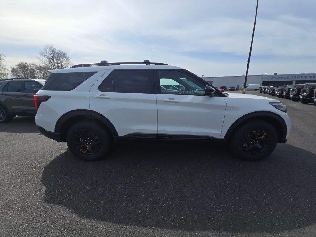 New 2026 Star White Metallic Tri-Coat Ford Tremor® image 4