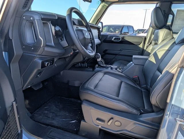 New 2025 Azure Gray Metallic Tri-Coat Ford Badlands® image 7
