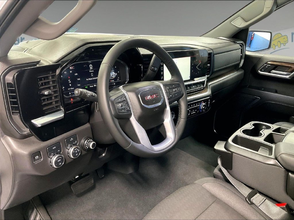 Used 2024 White GMC Elevation image 8