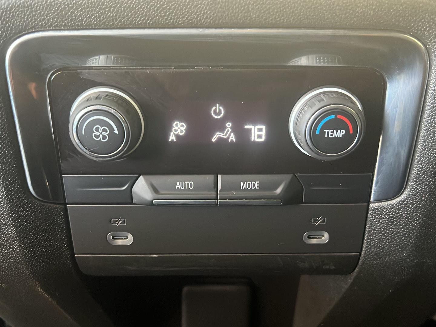 Used 2022 Black Chevrolet Z71 image 28