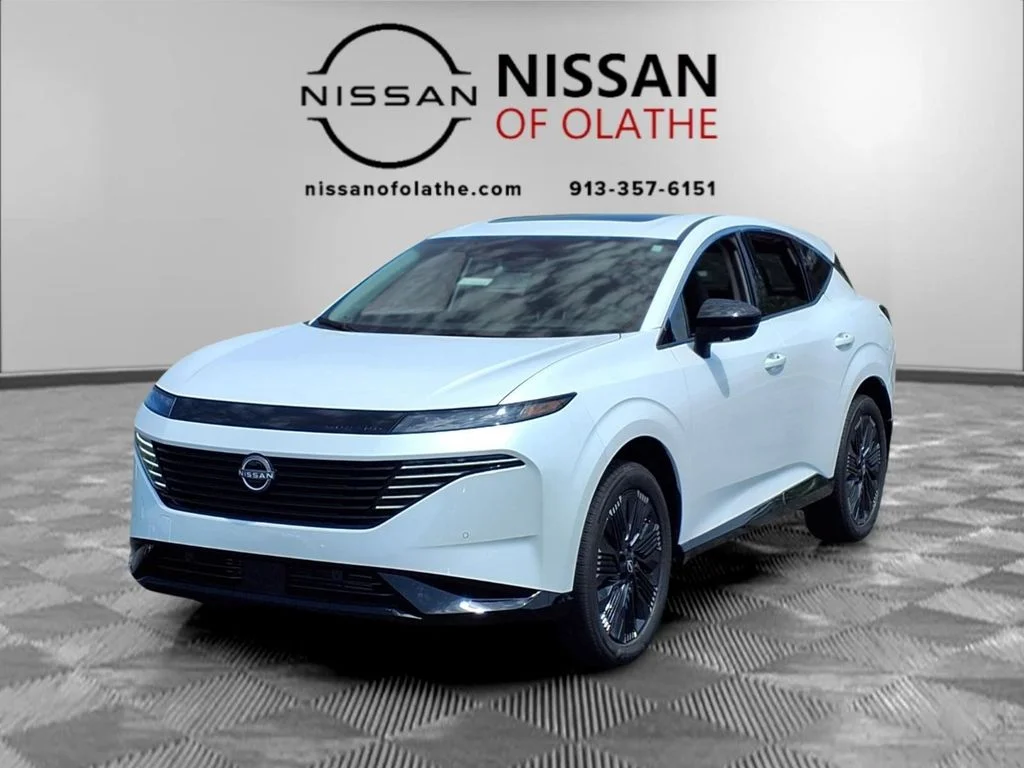 New 2026 Everest White Pearl TriCoat Nissan Platinum image 1