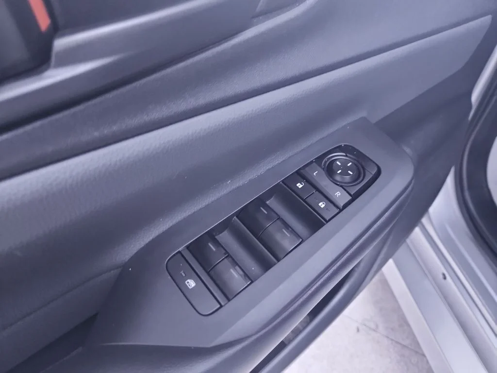 2023 Toyota Prius LE - Photo 13