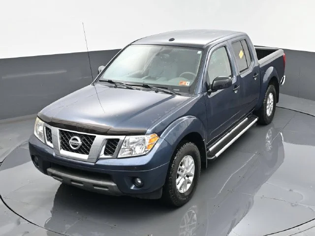 Used 2017 Arctic Blue Metallic Nissan SV image 19
