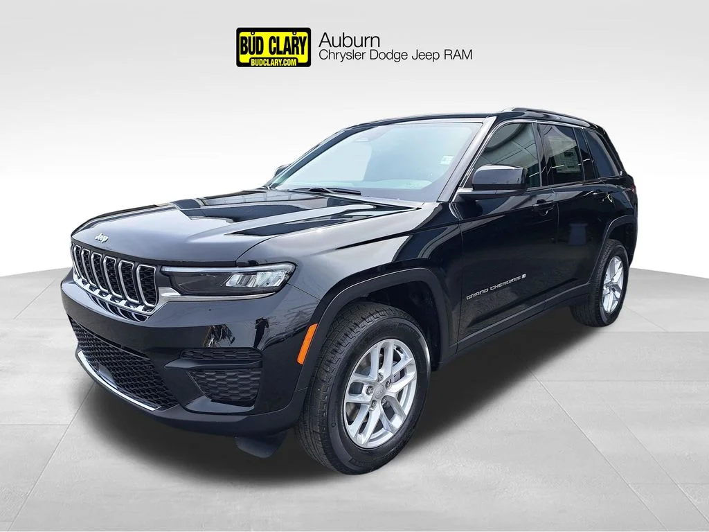 2026 Jeep Grand Cherokee Laredo X 4x4's photo