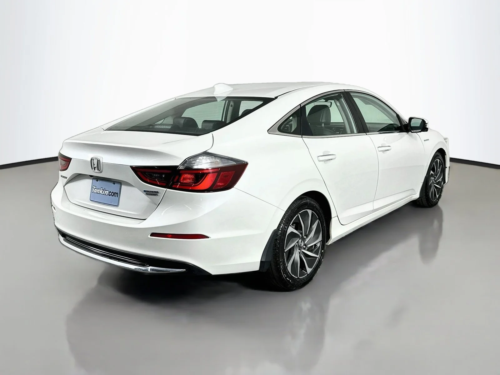 Used 2019 White Orchid Pearl Honda Touring image 7
