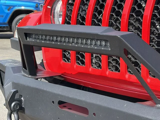 Used 2022 Red Jeep Sport image 9