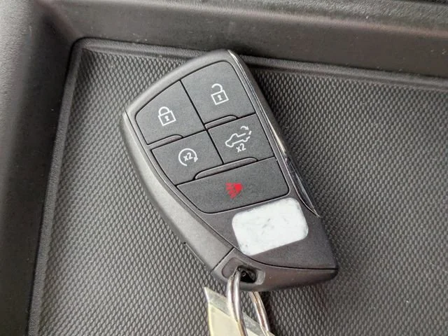 Used 2024 Downpour Metallic GMC Elevation image 34