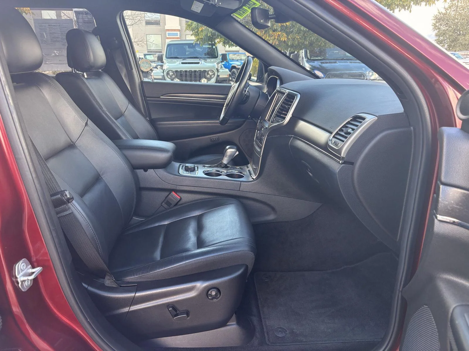 Used 2018 Velvet Red Pearlcoat Jeep Limited image 13