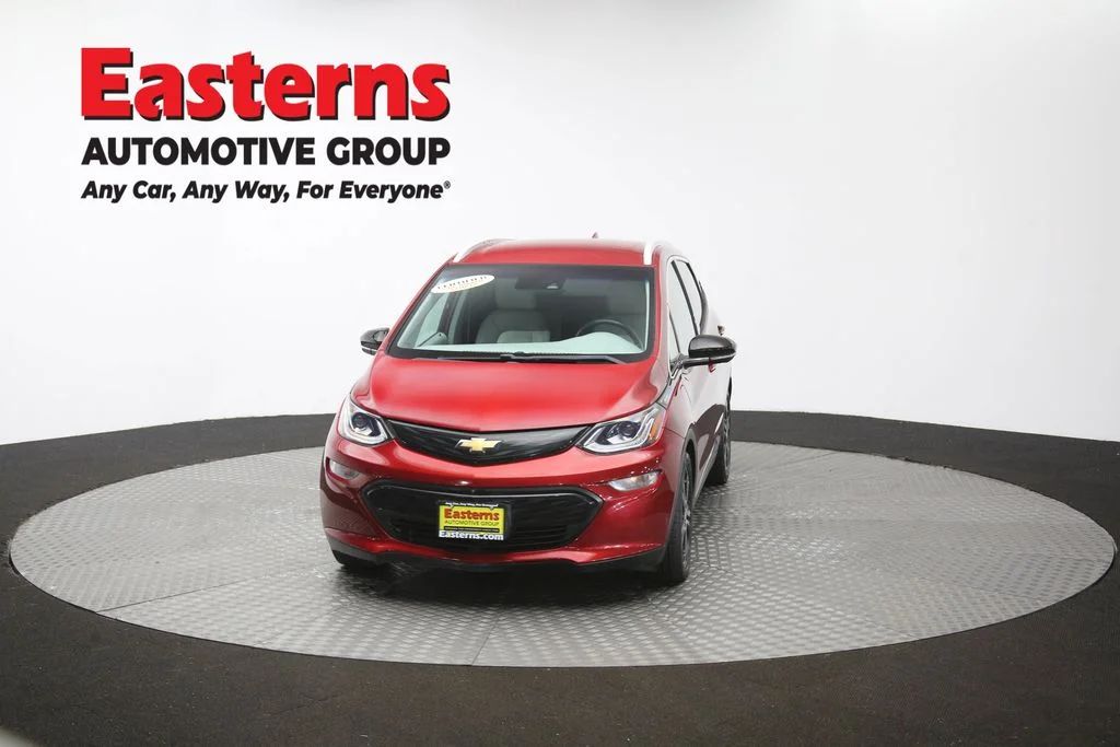 Used 2018 Red Chevrolet Premier image 55