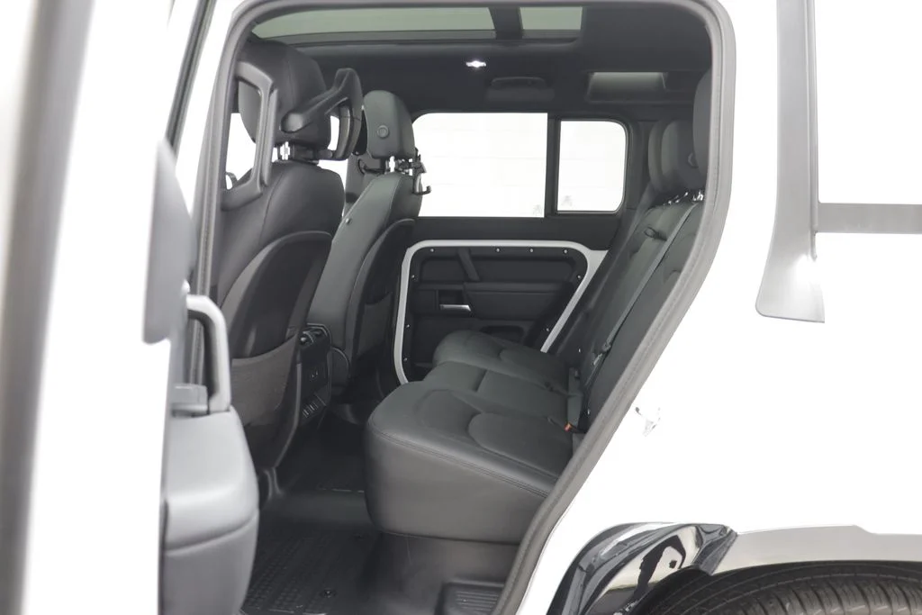 Certified Used 2026 White Land Rover X-Dynamic SE image 15