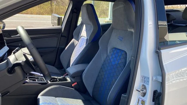 2026 Volkswagen Golf R R - Photo 13