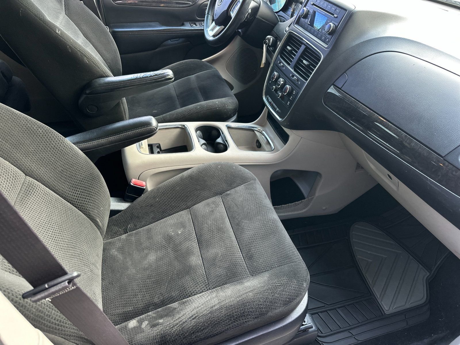 Used 2016 Granite Crystal Metallic Clearcoat Dodge SXT image 14